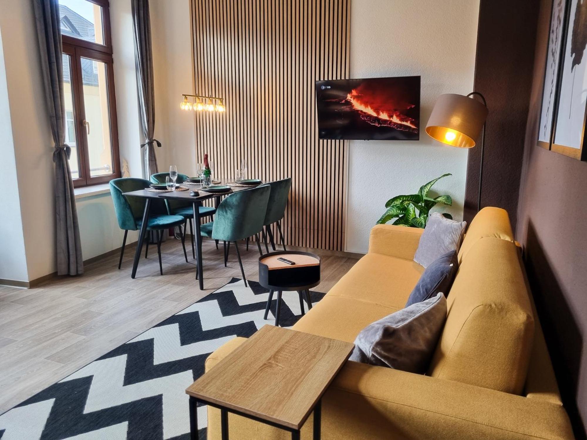 Maremar - Design Maisonette Altstadt - 4 Pers - 57Qm - Luxus Boxspringbett - Kueche - Arbeitsplatz - Privater Parkplatz Greiz Exterior photo