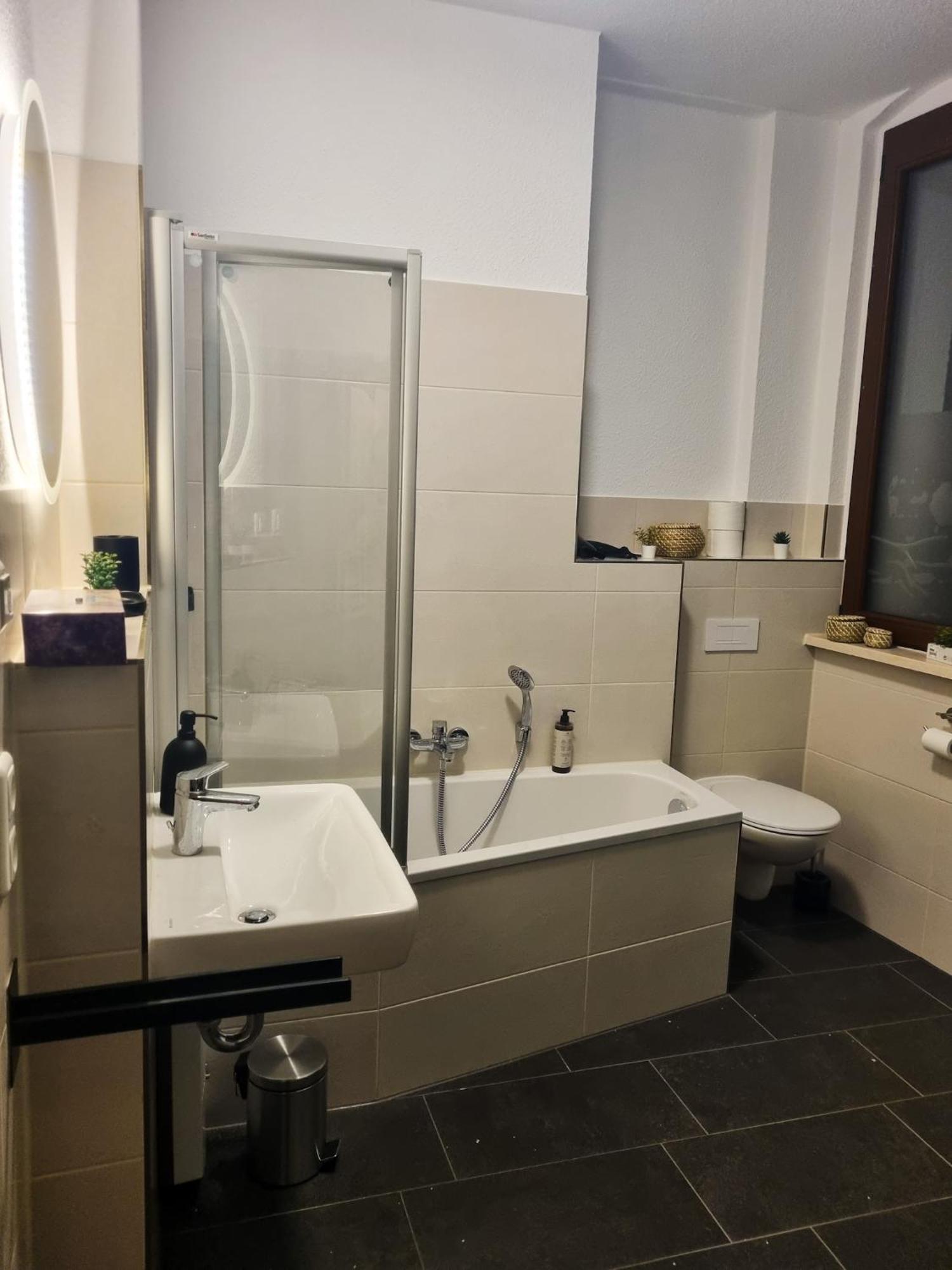Maremar - Design Maisonette Altstadt - 4 Pers - 57Qm - Luxus Boxspringbett - Kueche - Arbeitsplatz - Privater Parkplatz Greiz Exterior photo
